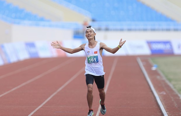 Marathoner wins historic gold for Vietnam at SEA Games 31